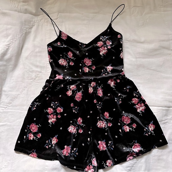 Velvet Floral Romper - Picture 1 of 4